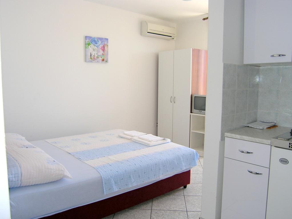 Apartments Murgic クルク エクステリア 写真