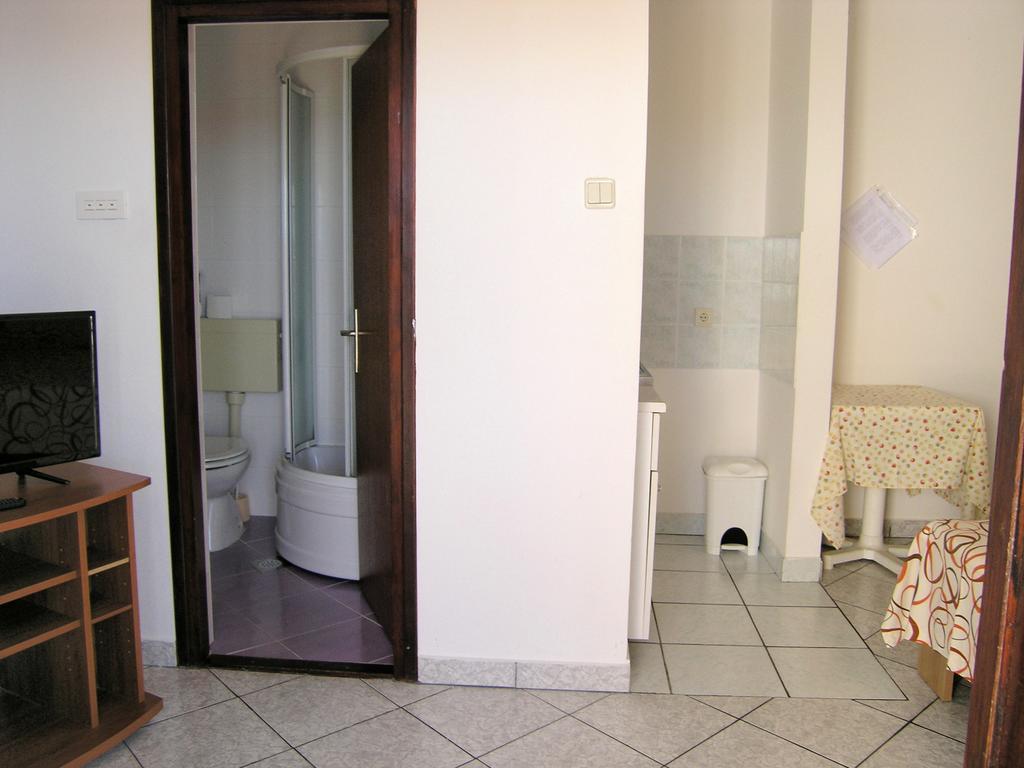 Apartments Murgic クルク エクステリア 写真